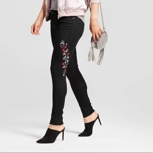 Mossimo Curvy Floral Embroidered Skinny Jeans NWT